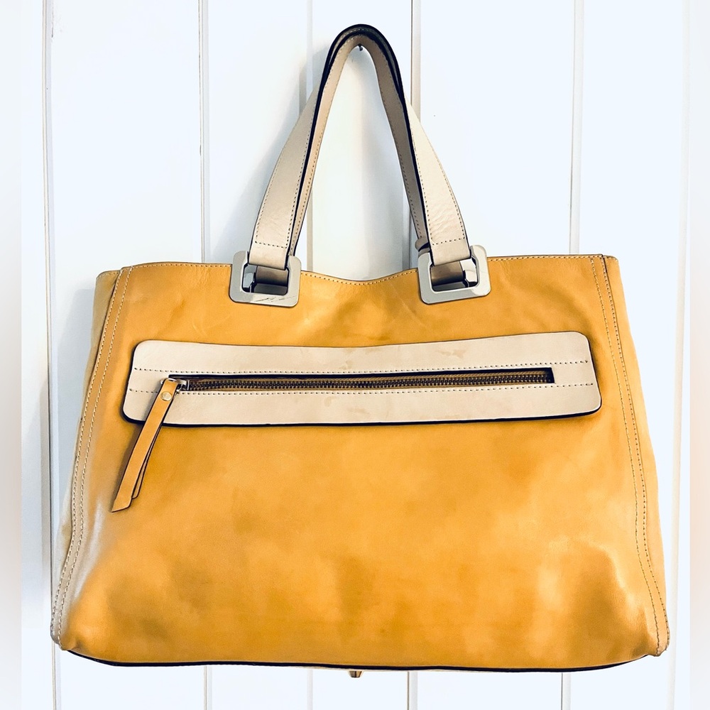 Asia Bellucci Elegant Italian Leather Yellow Shoulder Bag
